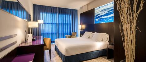 1 Schlafzimmer, hochwertige Bettwaren, Daunenbettdecken, Minibar