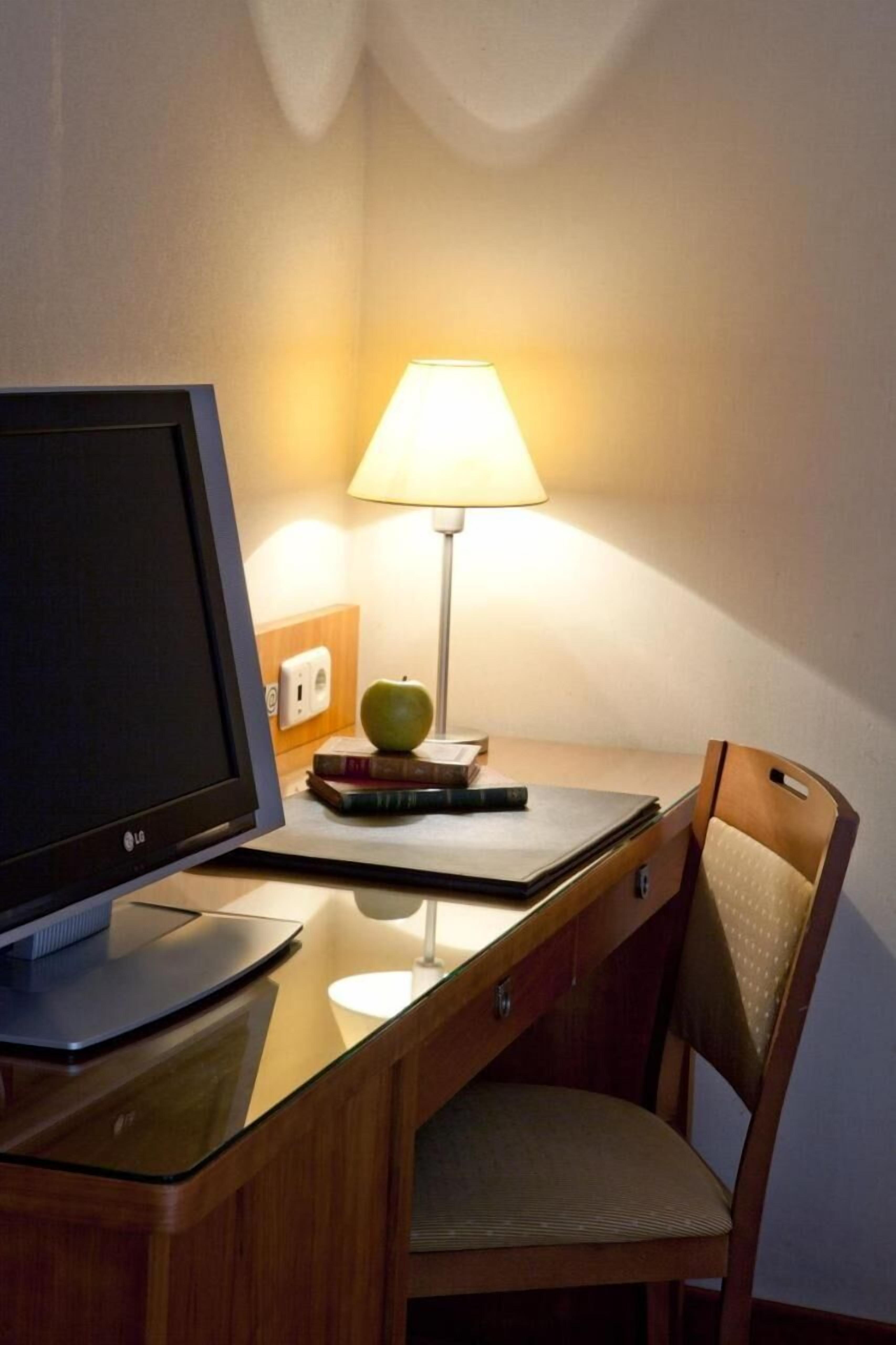 down duvets, minibar, in-room safe, desk