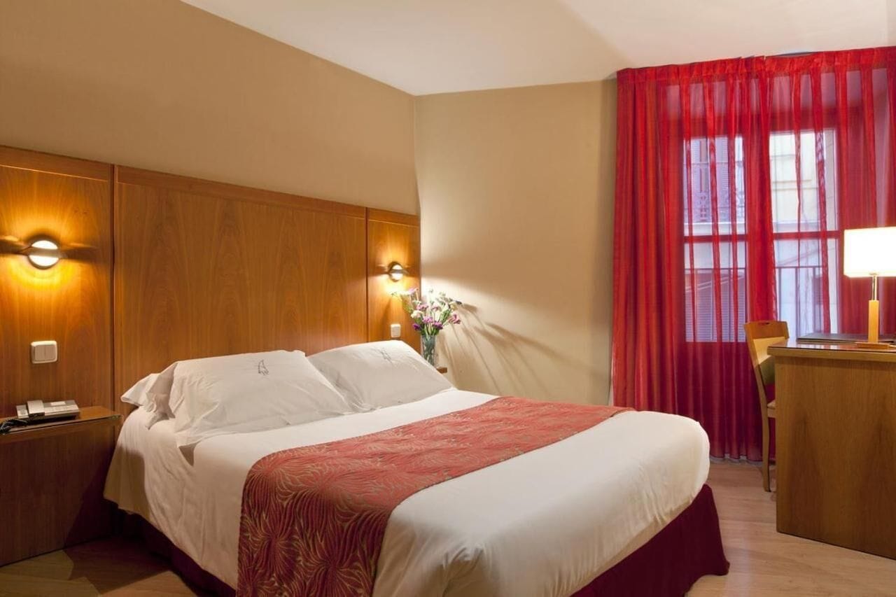 down duvets, minibar, in-room safe, desk