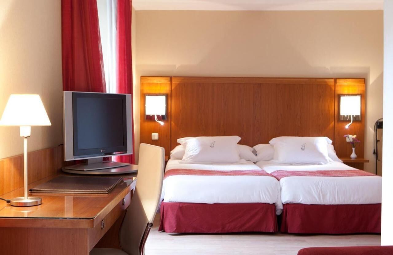 down duvets, minibar, in-room safe, desk