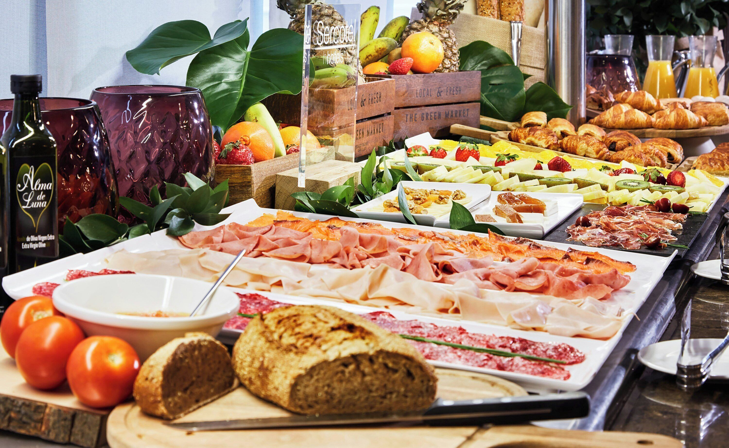 Desayuno buffet todos los días (con cargo)