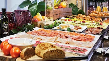 Daily buffet breakfast for a fee