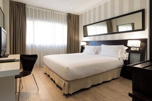 Classic Double Room | Memory foam beds, minibar, in-room safe, desk - Sercotel Madrid Aeropuerto (Madrid)