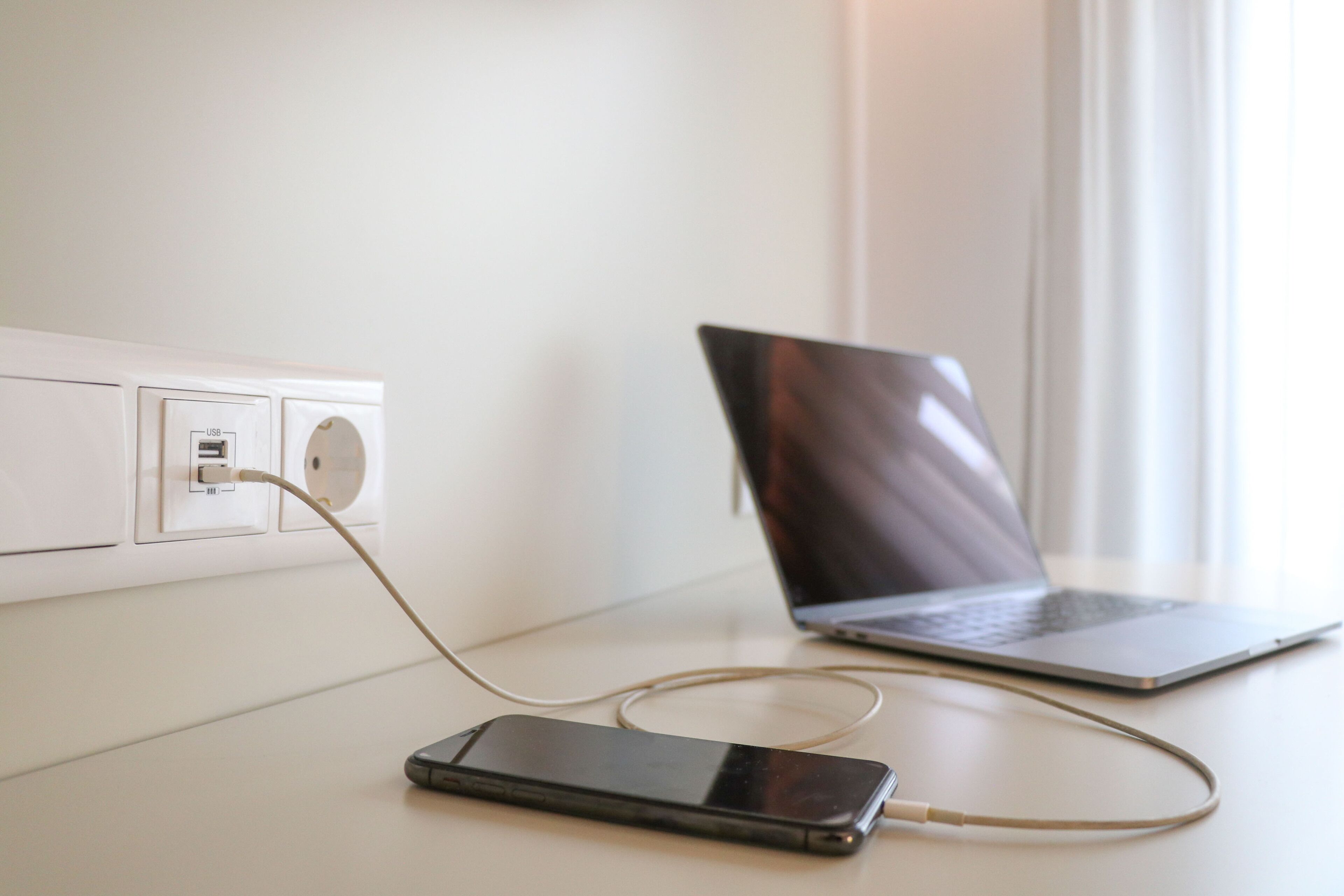 standard triple room | 1 bedroom, down duvets, minibar, desk