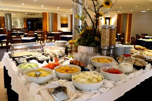 Desayuno estilo bufé