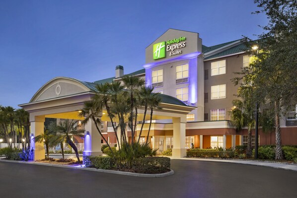 Exterior - Holiday Inn Express Sarasota East - I-75 by IHG (Sarasota)