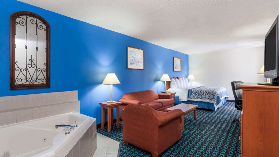Days Inn & Suites by Wyndham Cambridge