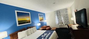 Days Inn & Suites by Wyndham Cambridge