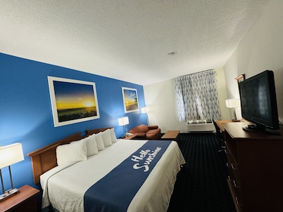 Days Inn & Suites by Wyndham Cambridge