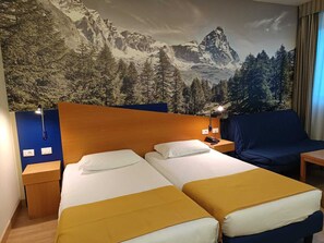 Chambre supérieure double ou avec lits jumeaux | 1 chambre, minibar, bureau, rideaux d’obscurcissement