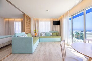 1 bedroom, minibar, desk, soundproofing