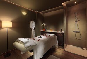 Turkkilainen sauna, vartalohoitoja, aromaterapiaa, vartalon kuorintoja
