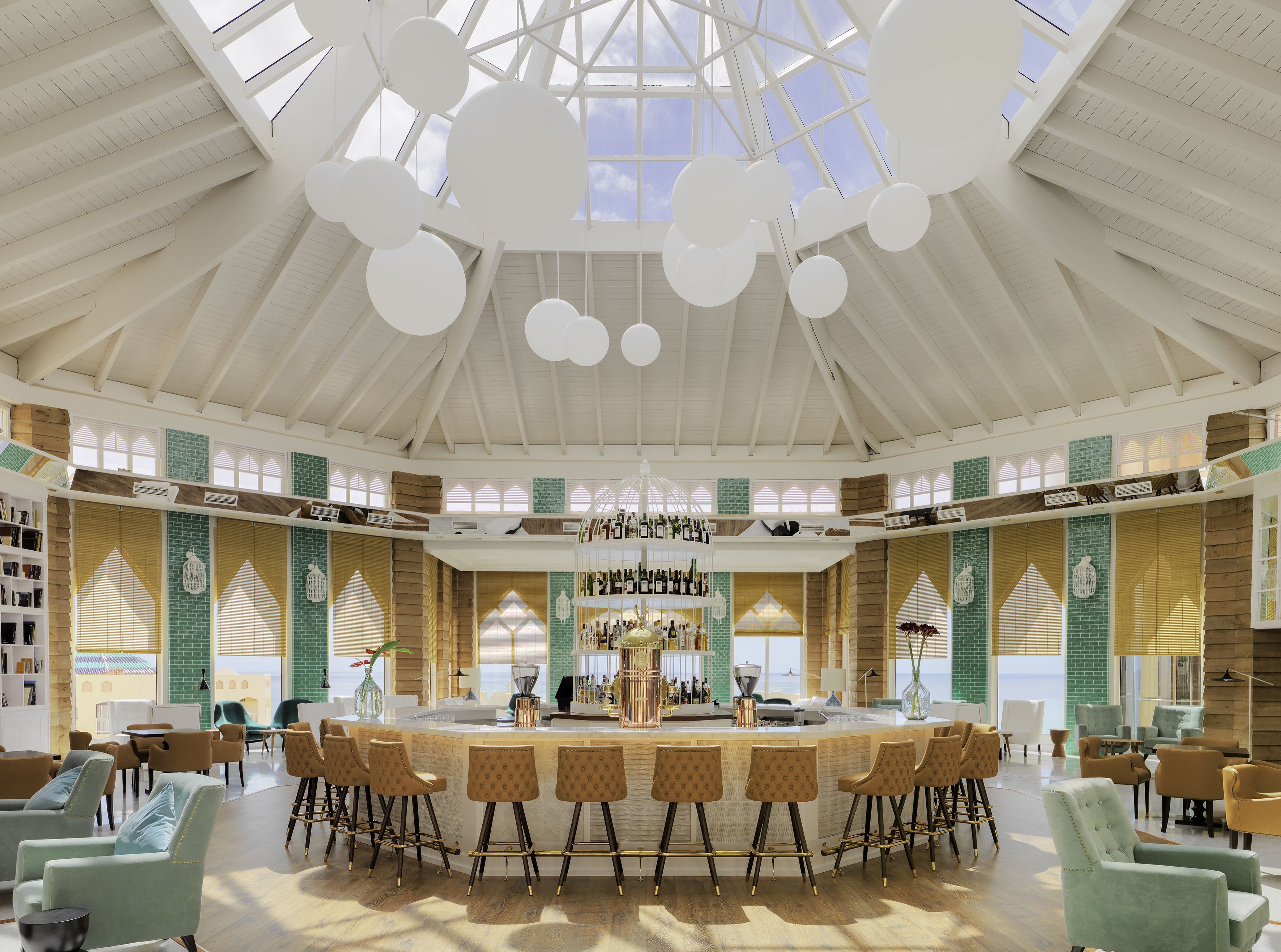 3 bars, bar à cocktails, lounge dans le hall