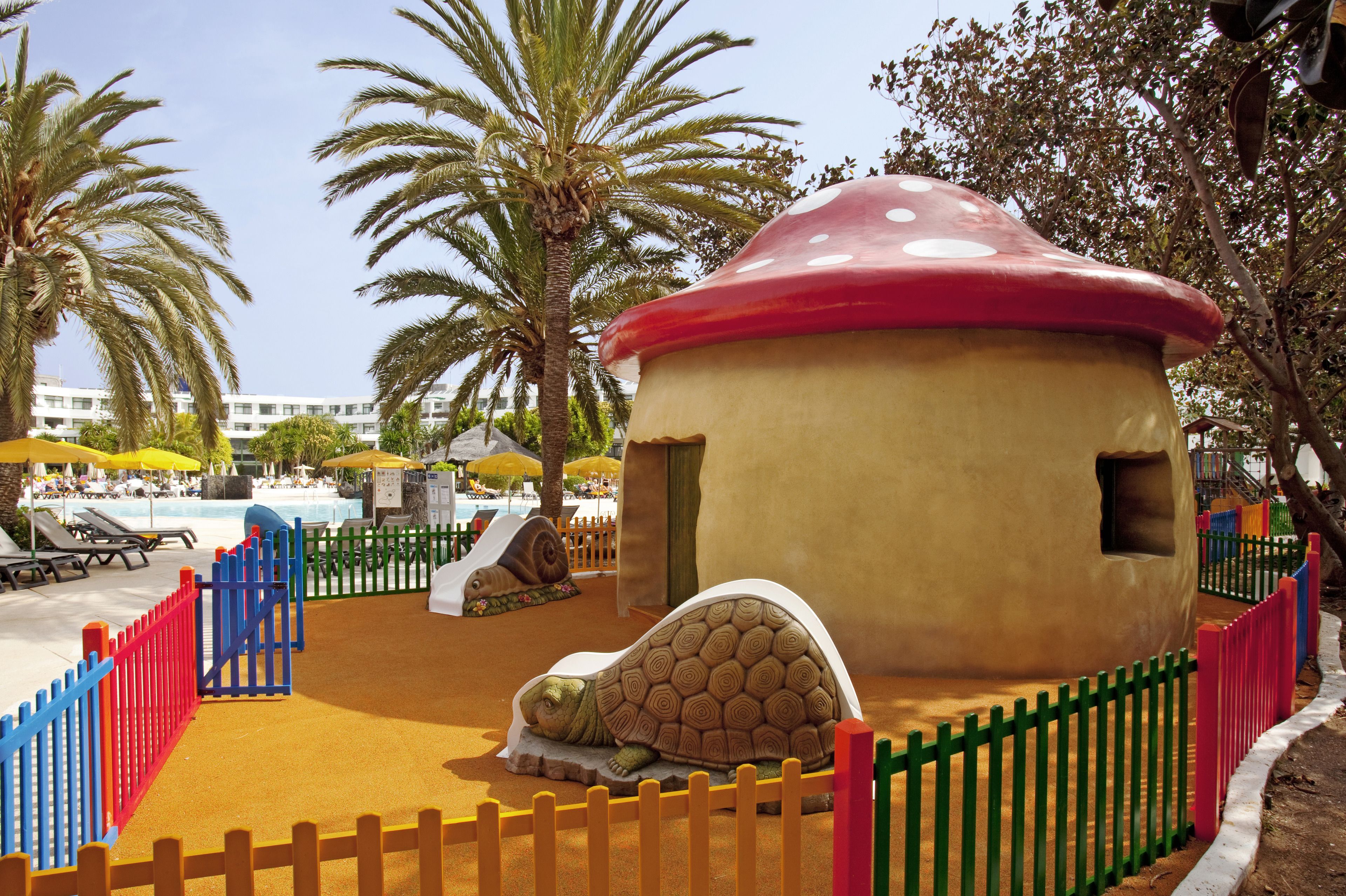 children’s play area – outdoor