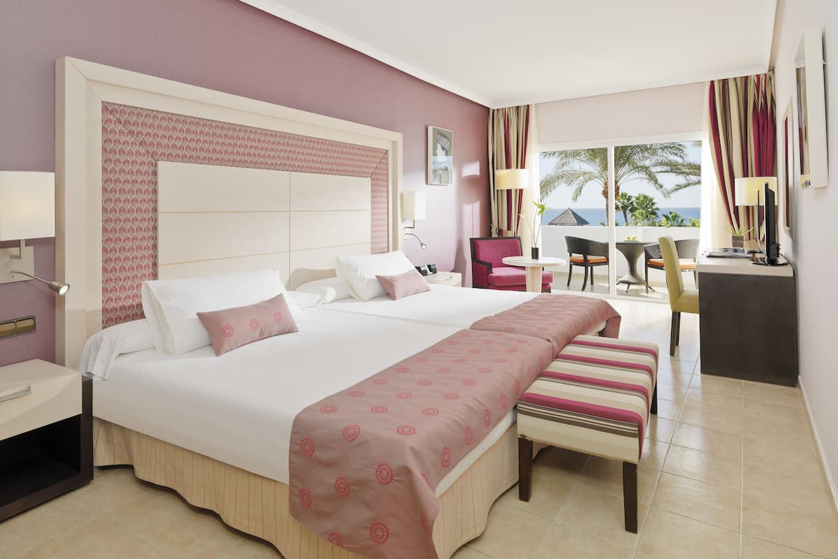 Minibar, in-room safe, desk, iron/ironing board