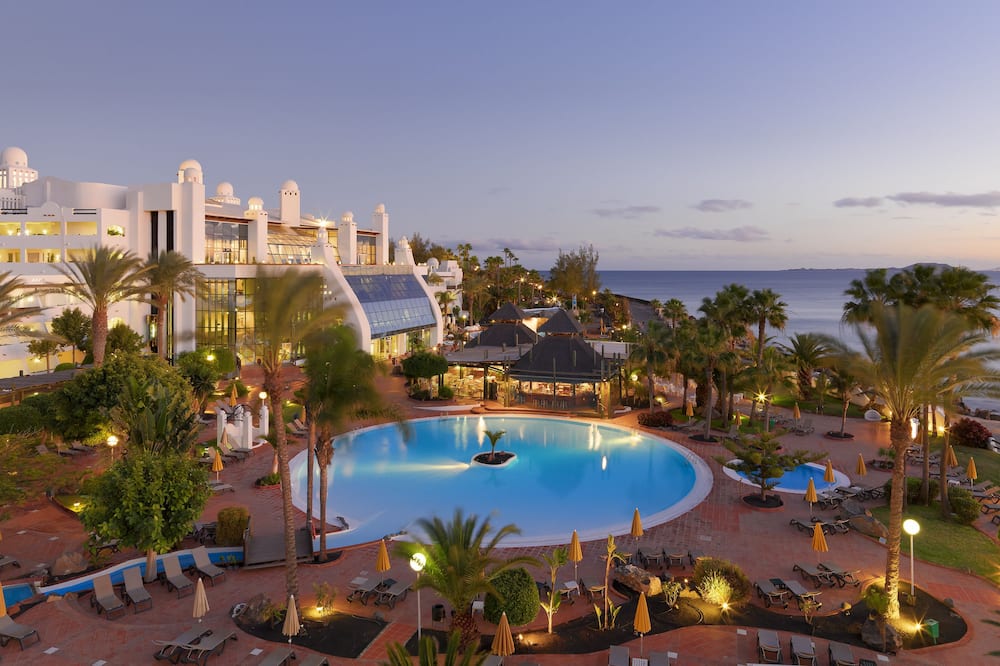 H10 Timanfaya Palace