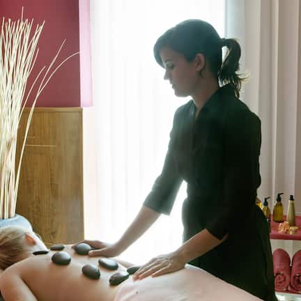 Couples treatment rooms, sauna, hot tub, steam room, Turkish bath