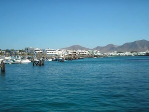 靠近海滩