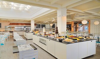 Desayuno estilo bufé