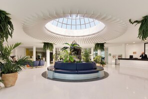 Lobby sitting area - H10 Suites Lanzarote Gardens (Teguise)