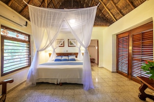 Bungalow (Mayan) | Premium bedding, minibar, in-room safe, individually decorated