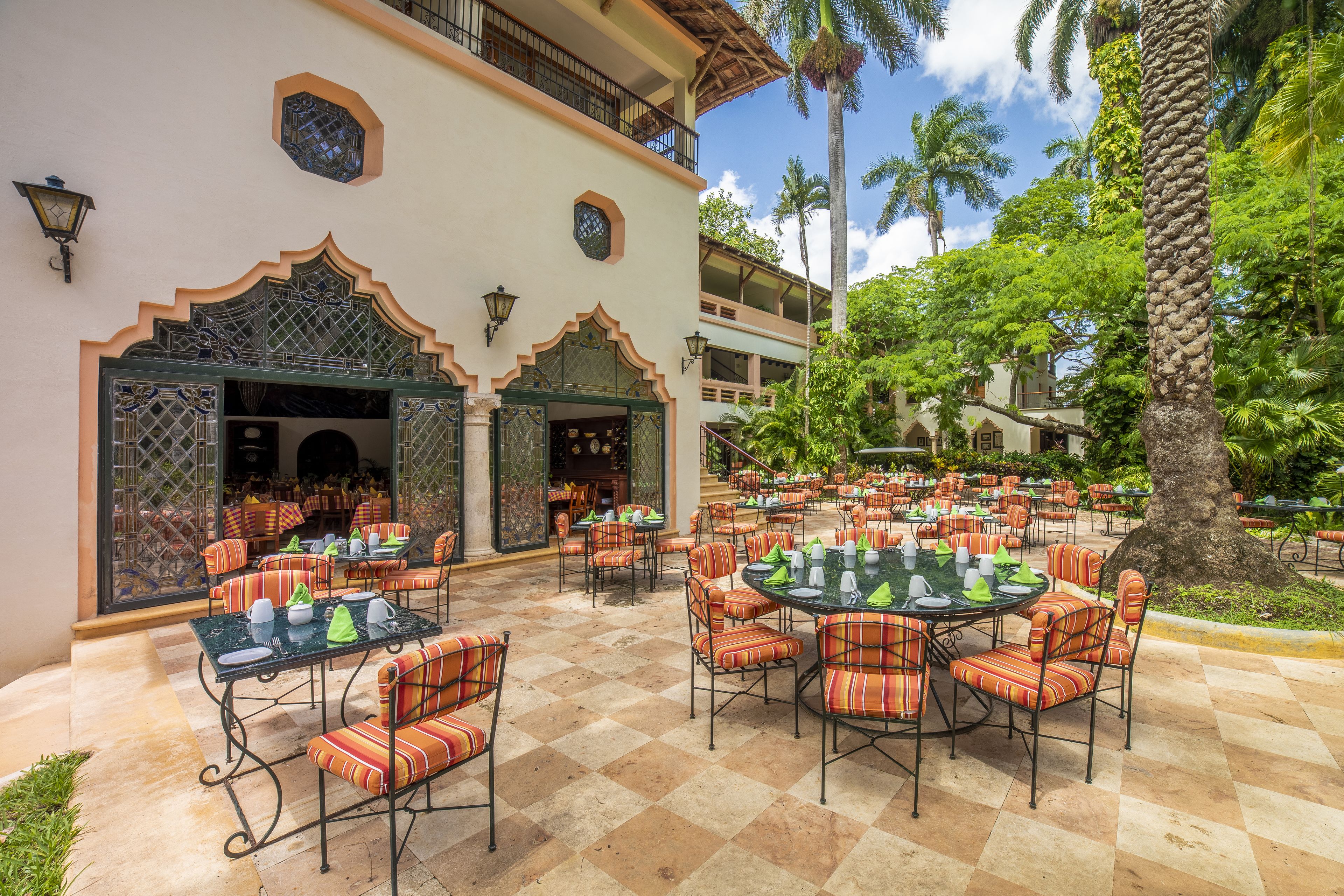 3 间餐厅，供应早餐