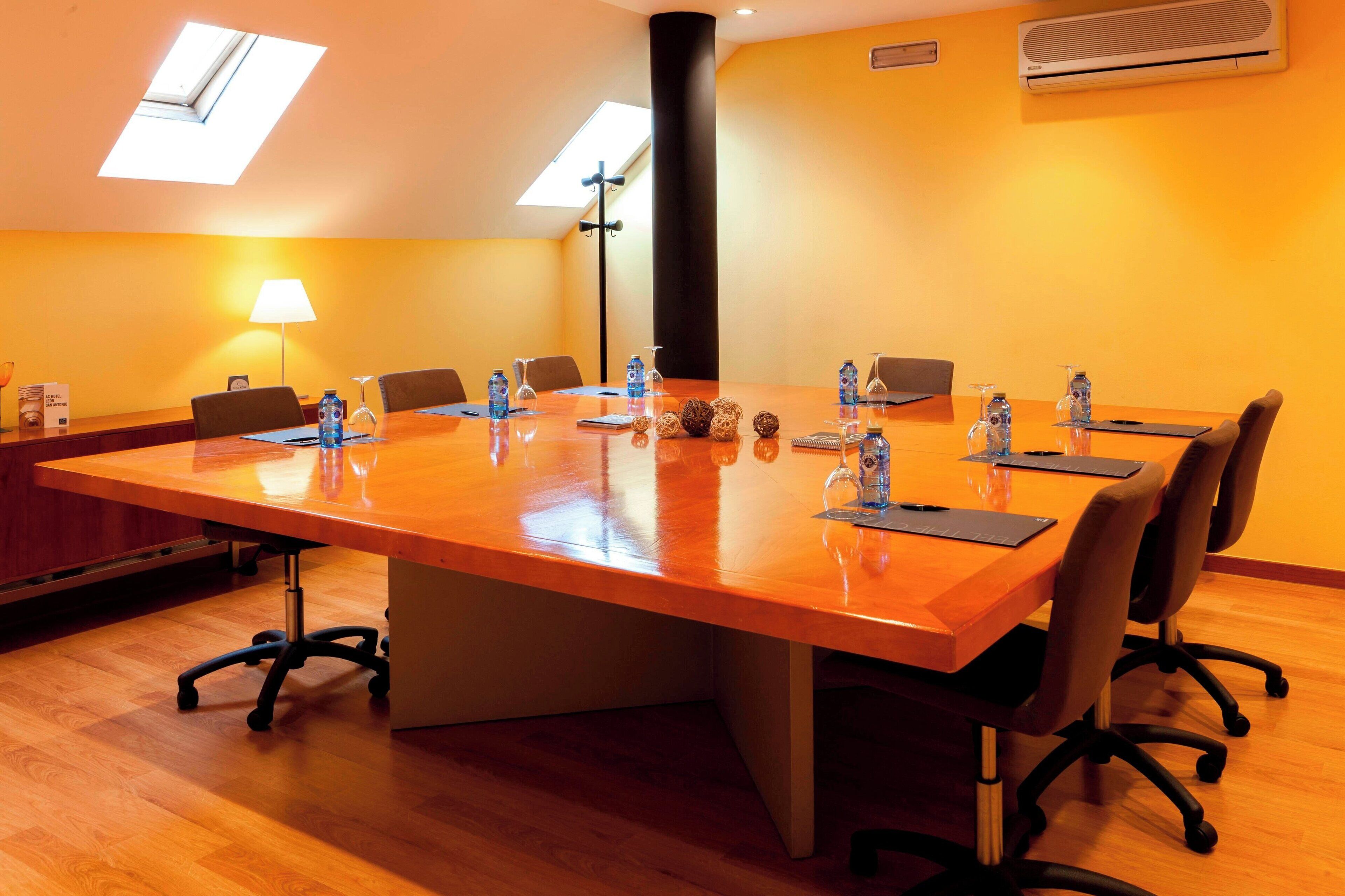 Photo - AC Hotel León San Antonio by Marriott