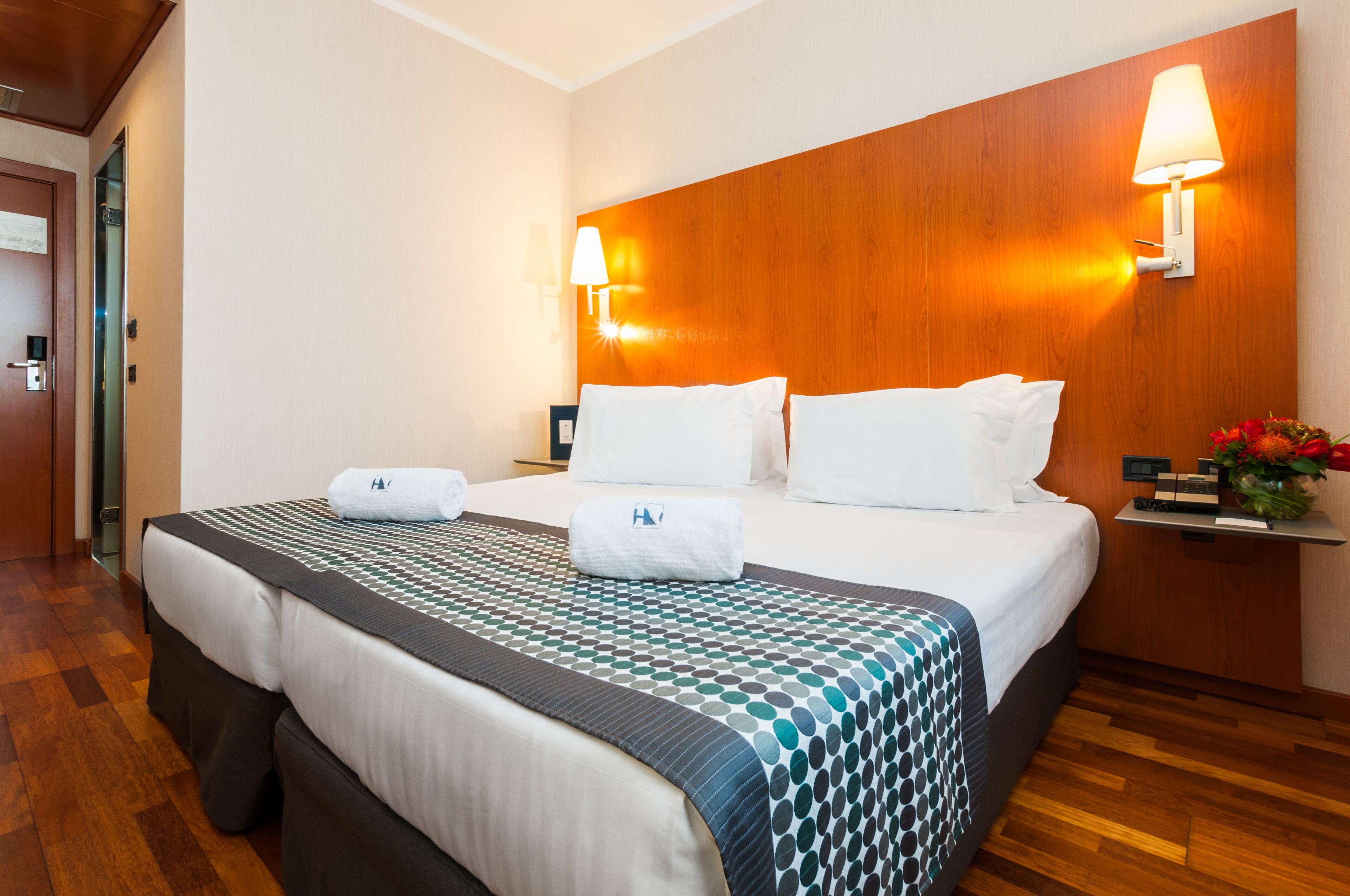Hypo-allergenic bedding, minibar, in-room safe, desk
