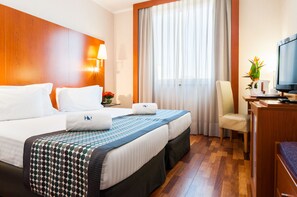 Double Room Single Use | Hypo-allergenic bedding, minibar, in-room safe, desk