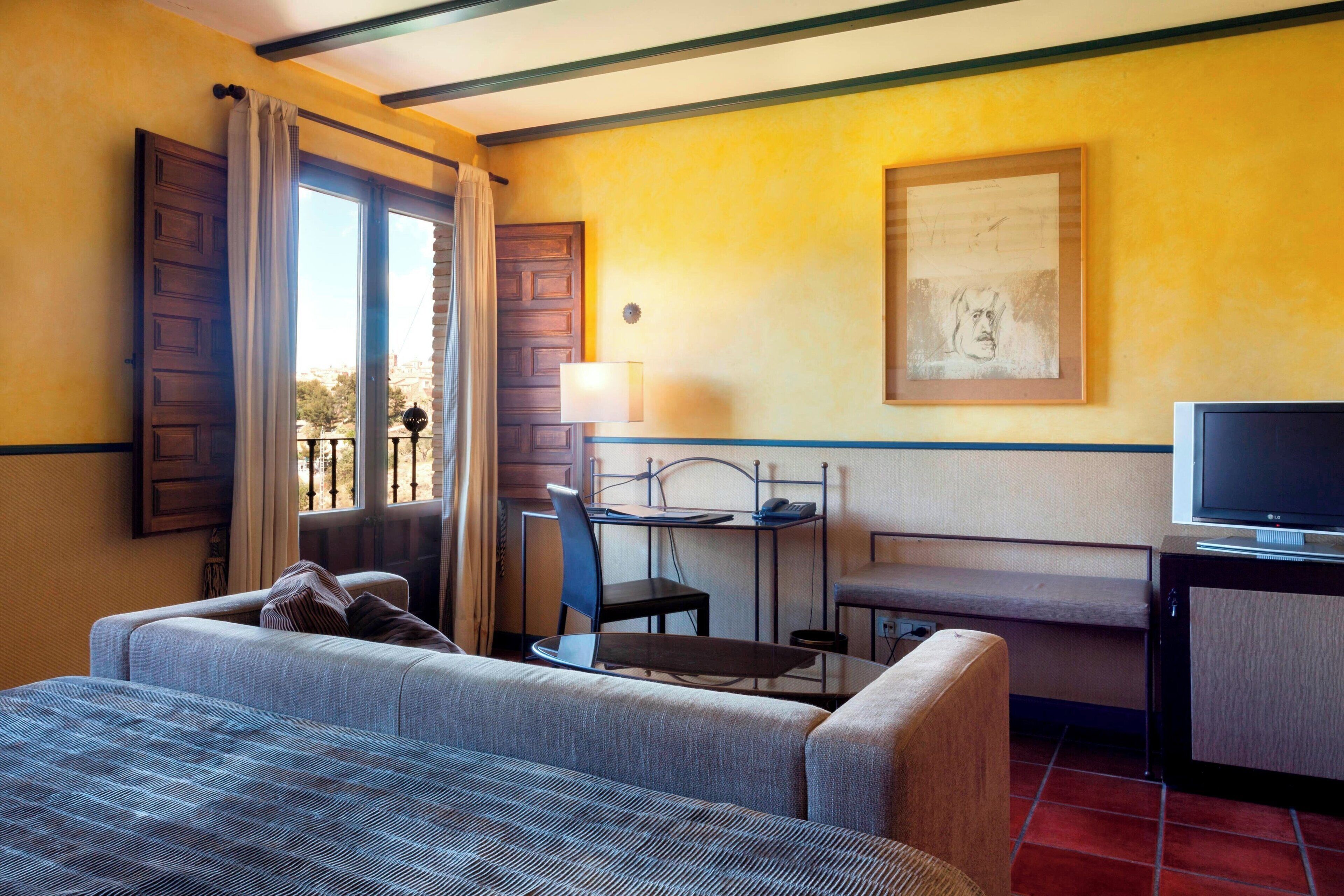 minibar, in-room safe, individually furnished, desk