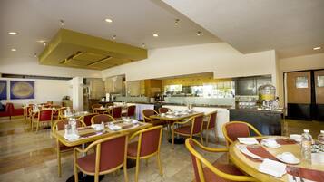 Tägliches Frühstücksbuffet (319 MXN pro Person)