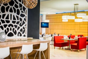 Breakfast, lunch and dinner served - Fiesta Inn Insurgentes Viaducto (Mexico City)