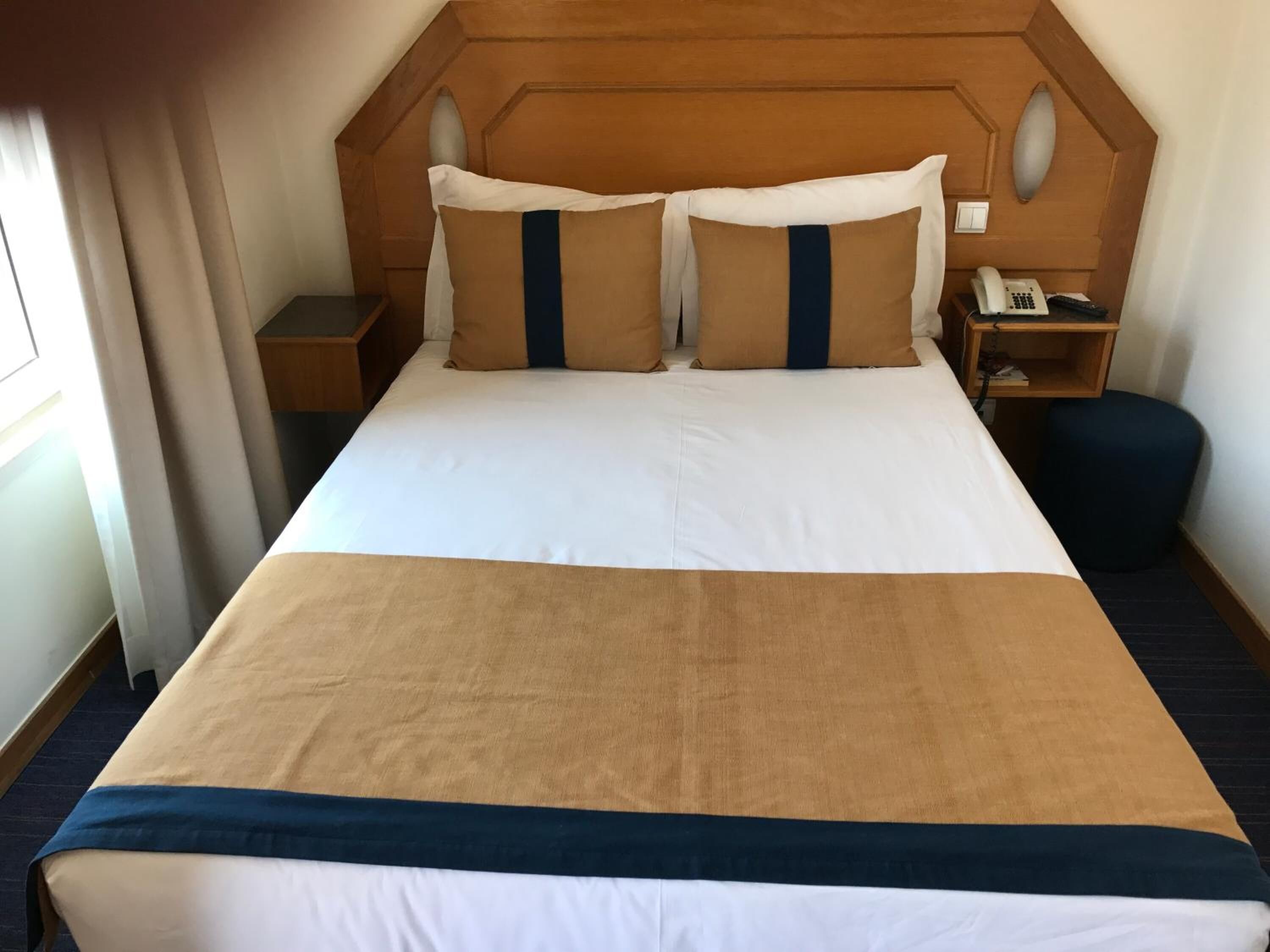 minibar, in-room safe, desk, soundproofing