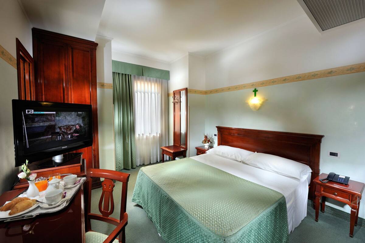 Minibar, in-room safe, desk, blackout drapes