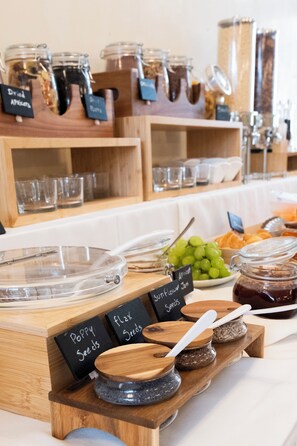 Free daily buffet breakfast - Russo Palace Hotel (Venice)