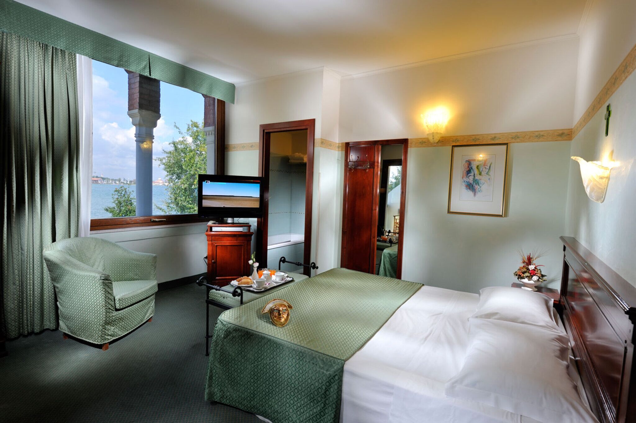 Minibar, in-room safe, desk, blackout curtains