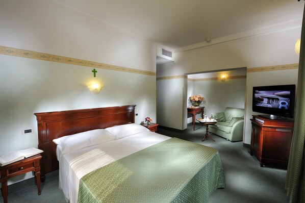 1 bedroom, minibar, in-room safe, desk