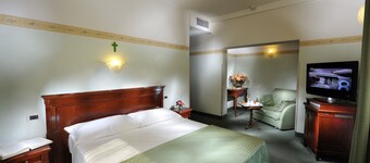 Russo Palace Hotel