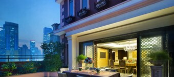 President International Hotel