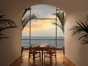 2 bars/lounges, poolside bar