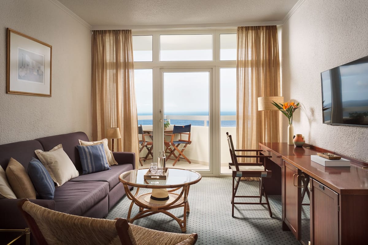 Suite, Sea View | In-room safe, desk, blackout drapes, free cribs/infant beds