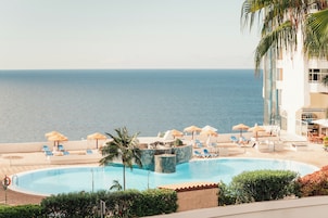 2 piscinas al aire libre