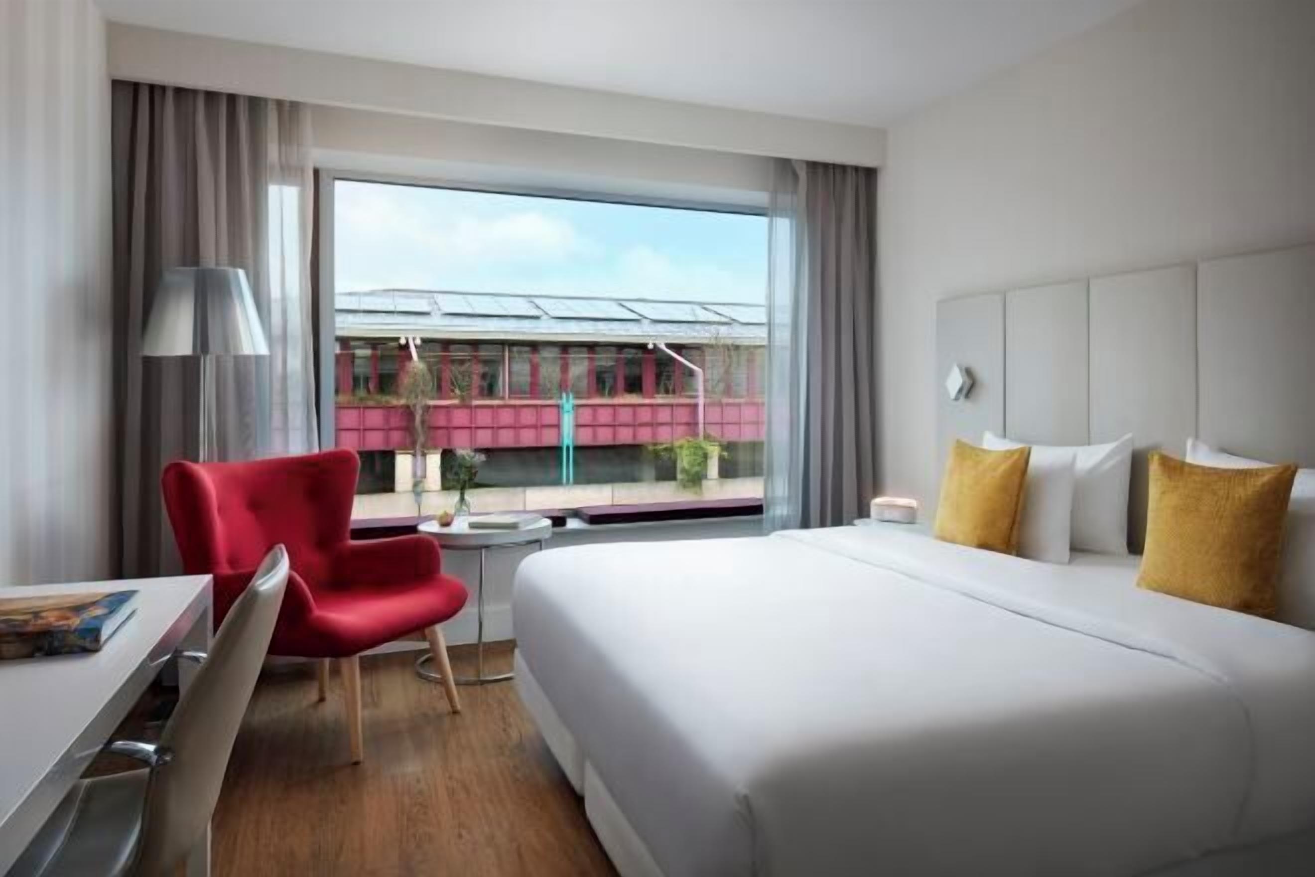 Ropa de cama hipoalergénica, colchones con acolchado adicional, minibar