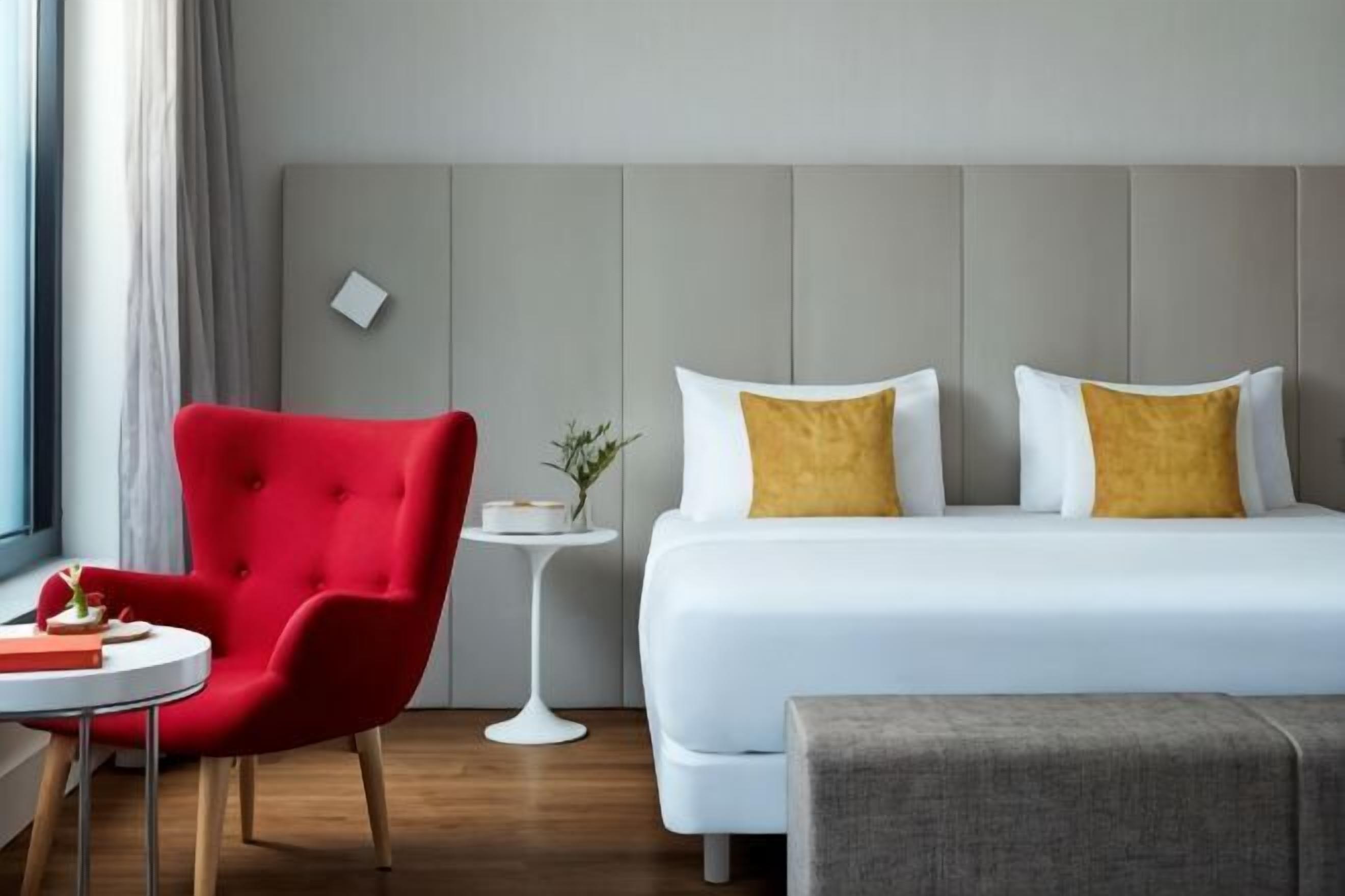 Ropa de cama hipoalergénica, colchones con acolchado adicional, minibar