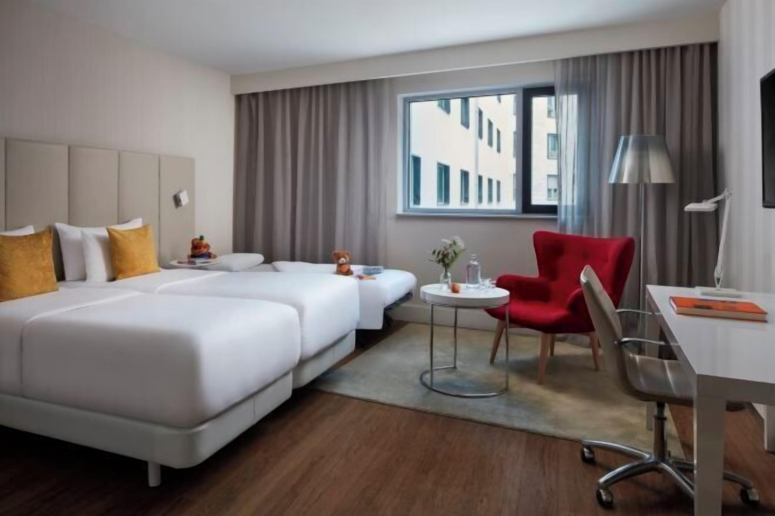 Ropa de cama hipoalergénica, colchones con acolchado adicional, minibar