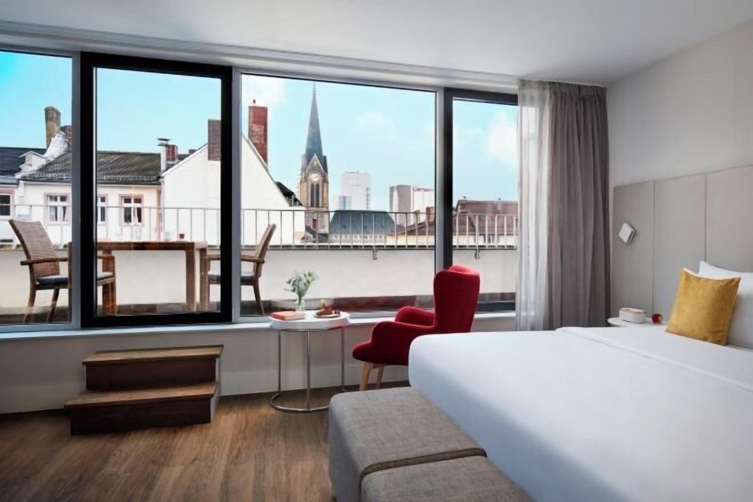 Ropa de cama hipoalergénica, colchones con acolchado adicional, minibar