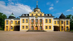 A large, yellow building with a central dome and symmetrical windows. - Congress Hotel Weimar by Mercure (Weimar)