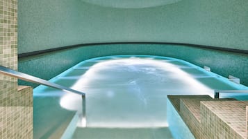 Espace de soins pour les couples, sauna, bain Ă remous, hammam, hammam