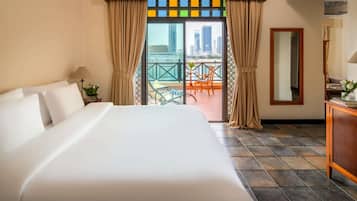 Ropa de cama de alta calidad, cubrecamas y minibar