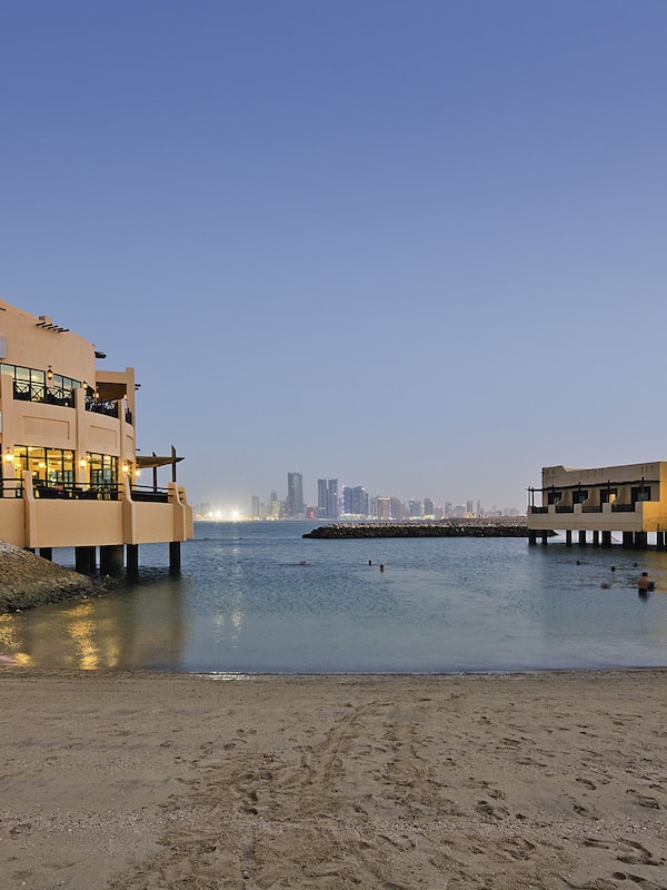 Private beach, sun-loungers, beach umbrellas, beach towels
